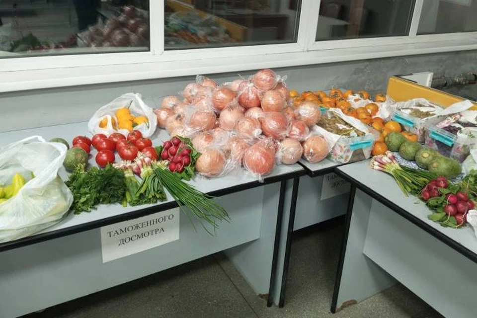 В аэропорту Иркутска изъяли 83 кг овощей и фруктов из Узбекистана. Управление Россельхознадзора по Иркутской области