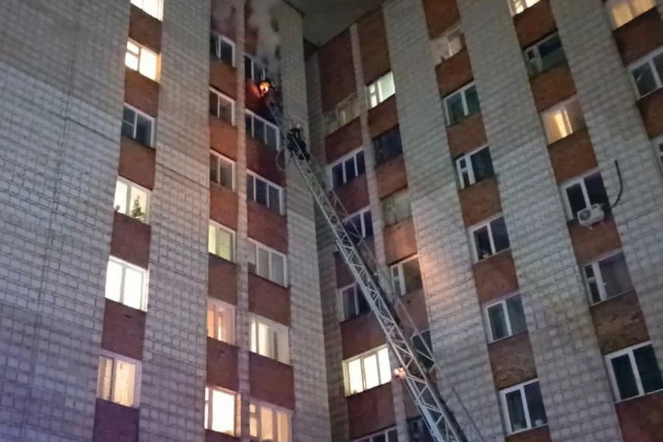 Под Новосибирском произошел пожар в жилой девятиэтажке. Фото: МЧС РФ по НСО
