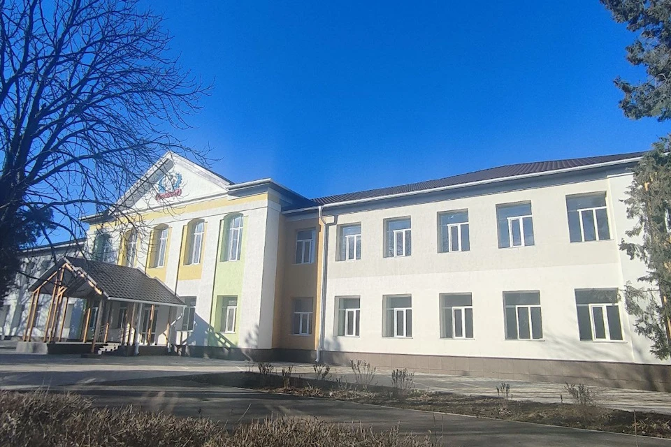 Школа поселка Новотроицкое после ремонта Фото: администрация Новотроицкого округа