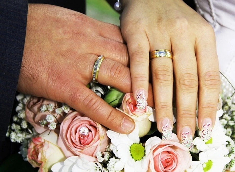 В Белгородской области 5 невест и 13 женихов поженились в возрасте 70+.
