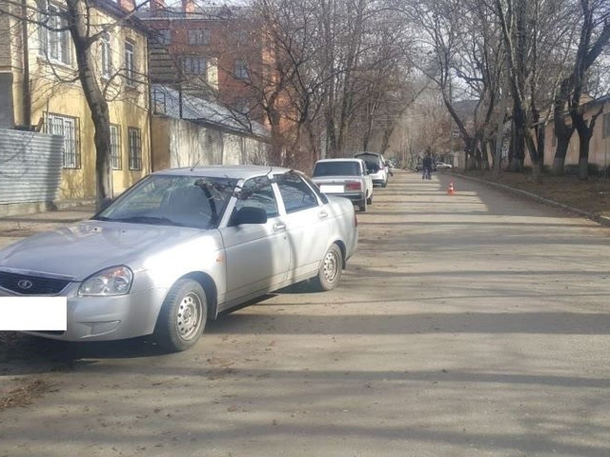 Два человека пострадали из-за падения ветки на автомобиль на Ставрополье -  KP.RU