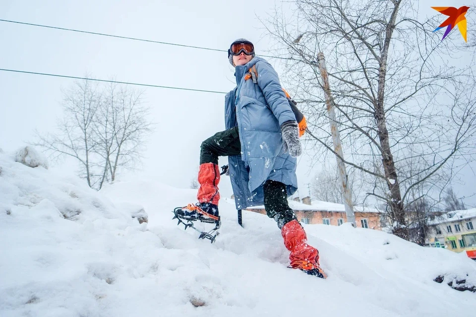 Из-за обильных снегопадов в Ижевске образовались огромные сугробы