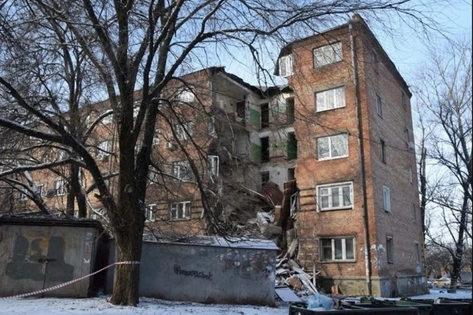 Часть дома на улице Нариманова обрушилась в январе