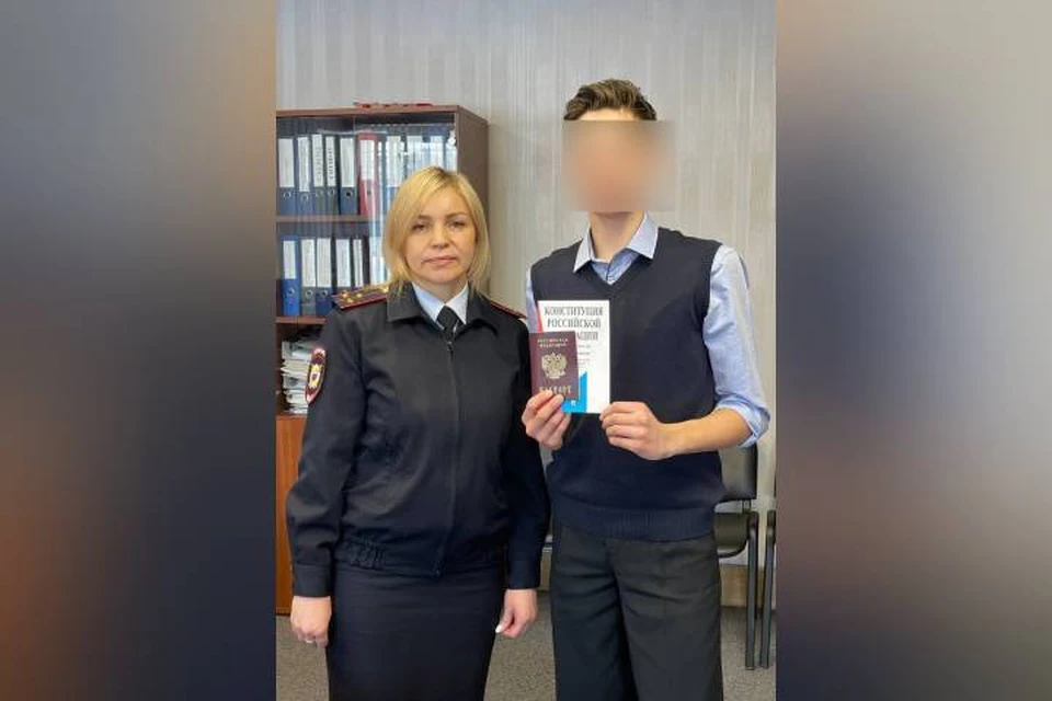 14-летний подросток переехал с семьей из Канады в Иркутск и получил паспорт РФ