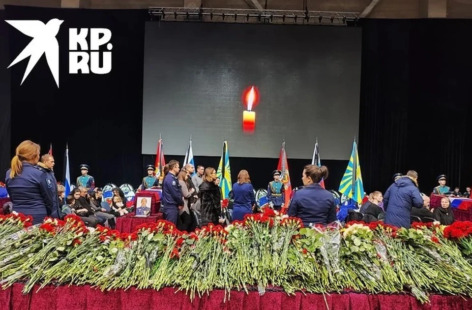 Прощание с летчиками прошло в СКК «Оренбуржье»