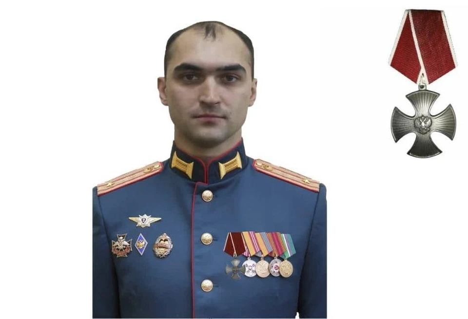 товарищ полковник. товарищ 11. энвер ходжа албания. плакат армия. энвер ходжа в цвете.