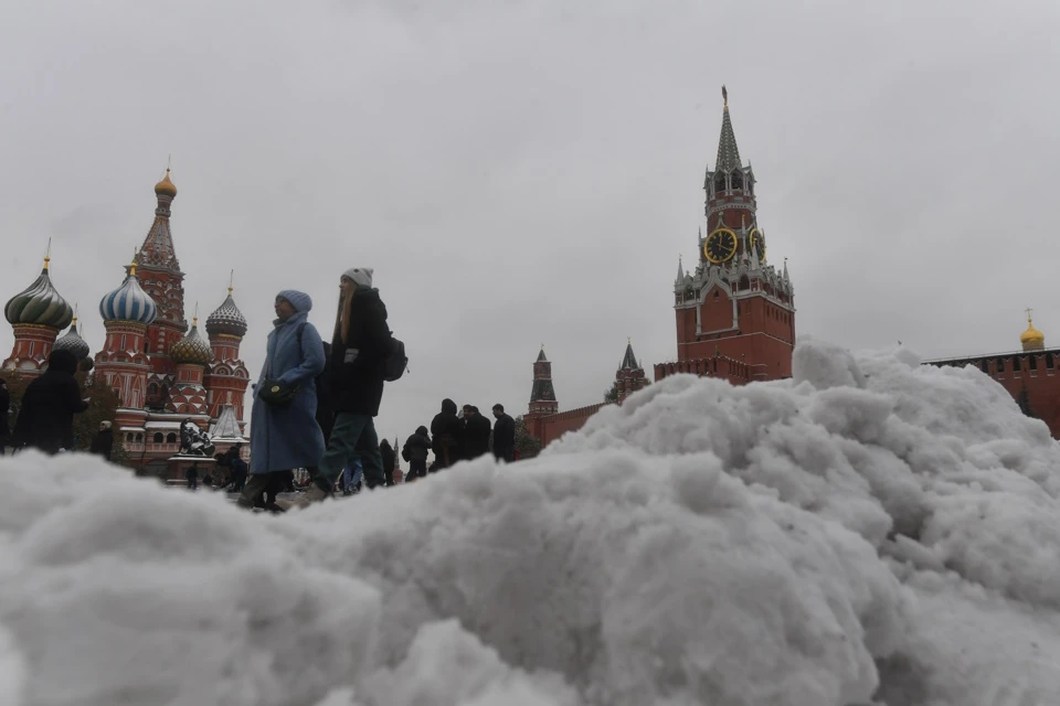 Высота сугробов в Москве побила рекорд 1966 года