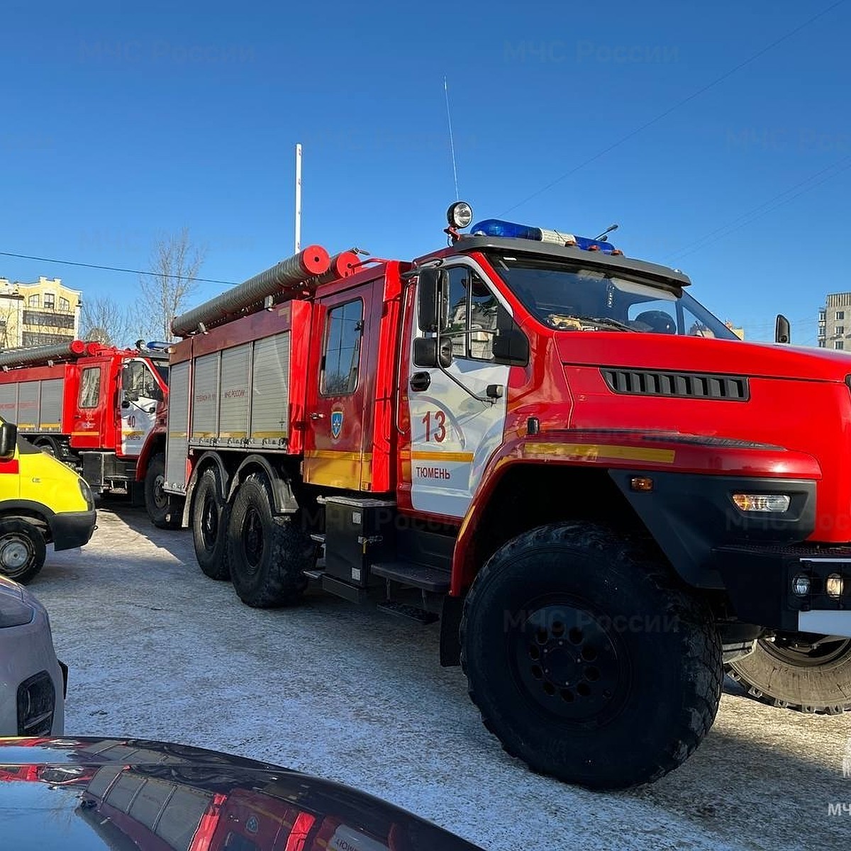 В Тюмени ранним утром на полном ходу загорелась маршрутка - KP.RU