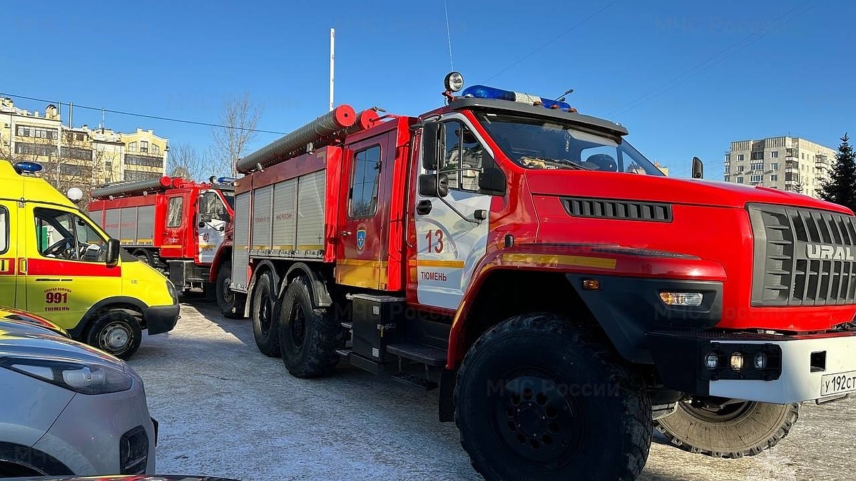 В Тюмени ранним утром на полном ходу загорелась маршрутка - KP.RU