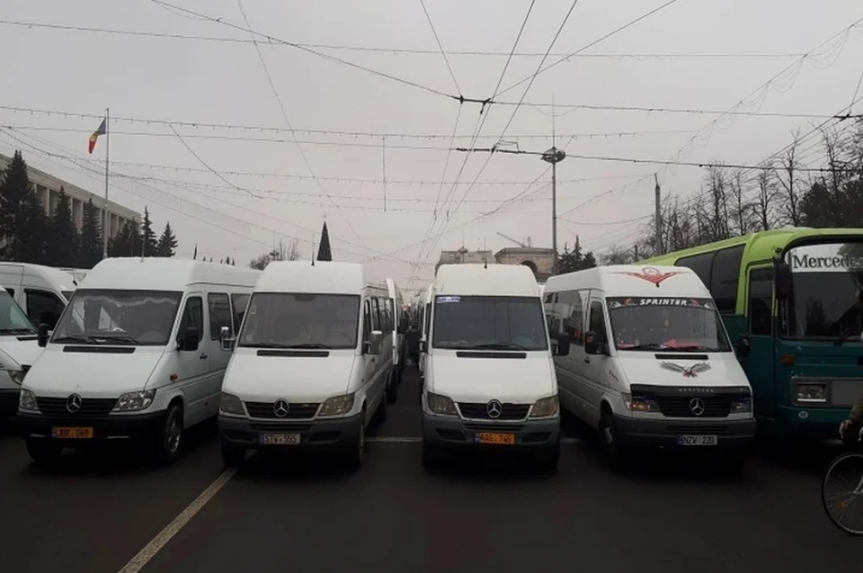 Власти не услышали перевозчиков, когда те протестовали на главной площади Кишинева.