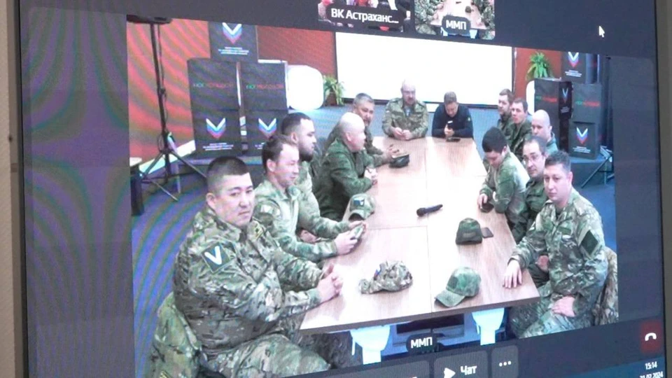 Фото: пресс-служба губернатора Астраханской области Областной военком помогает организовывать телемосты