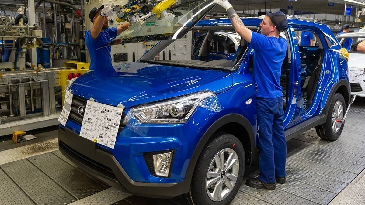 Kia и Hyundai вернулись в Россию: Автозавод возобновил работу, но выпускать  машины будут с другим названием - KP.RU