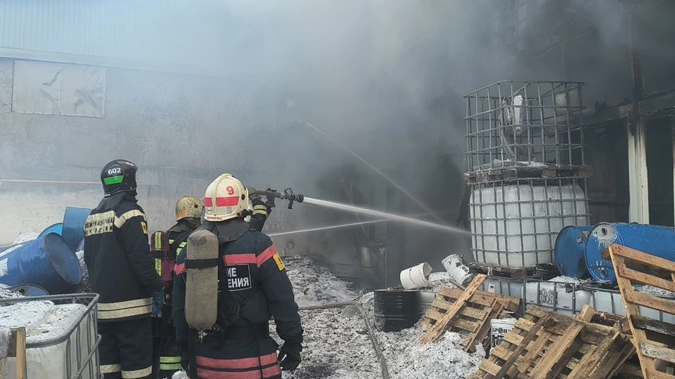 С огнем пожарные справились за полтора часа.