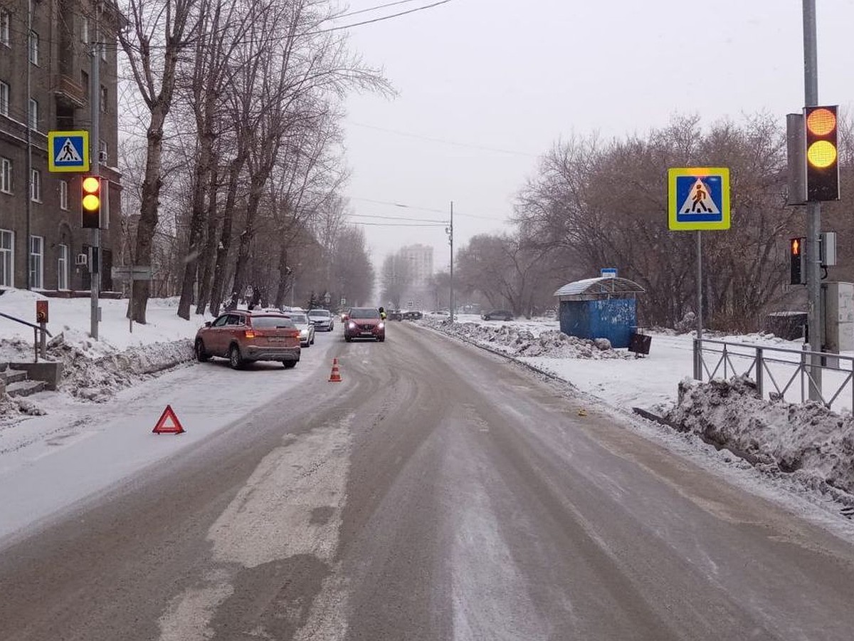 В Новосибирске иномарка сбила 11-летнего мальчика на пешеходном переходе -  KP.RU