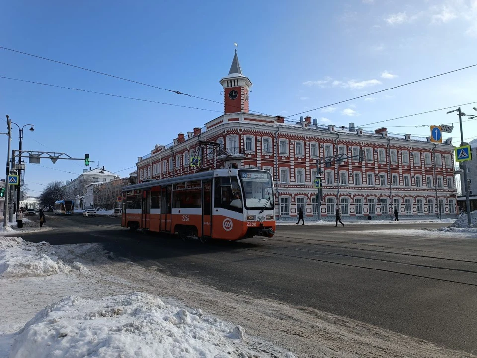 В Ульяновске пассажиру трамвая вызвали скорую помощь из-за плохого самочувствия | ФОТО: телеграм-канал Трамвай | Троллейбус | Ульяновск