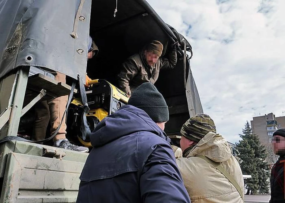 В Мелитополь для бойцов Росгвардии, выполняющих задачи в зоне проведения спецоперации, доставили подарки. ФОТО: Росгвардия