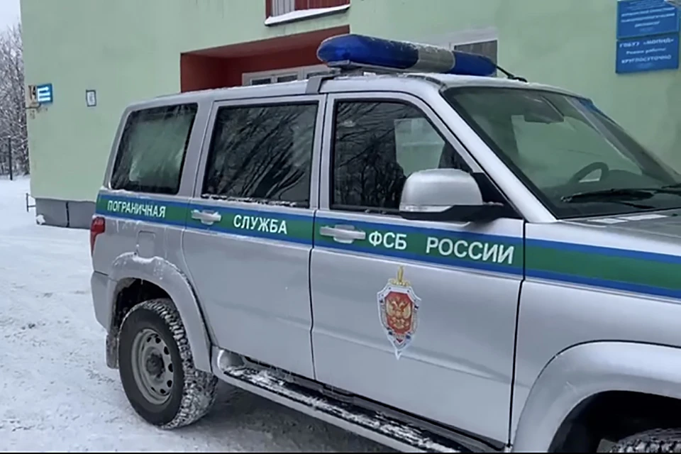 Участника преступной деятельности задержали и передали инициатору розыска. Фото: ПУ ЗАР