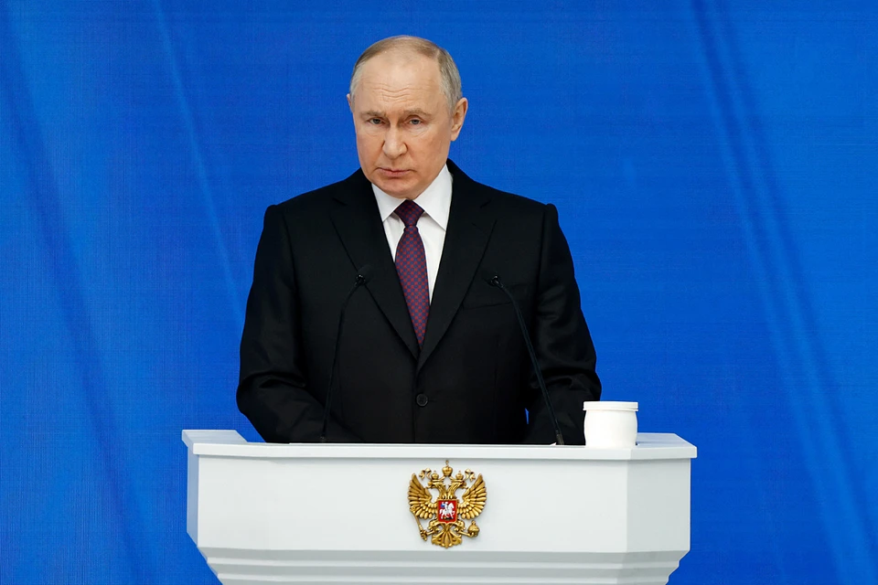Президент России Владимир Путин выступает с посланием Федеральному собранию 29 февраля в Гостином дворе