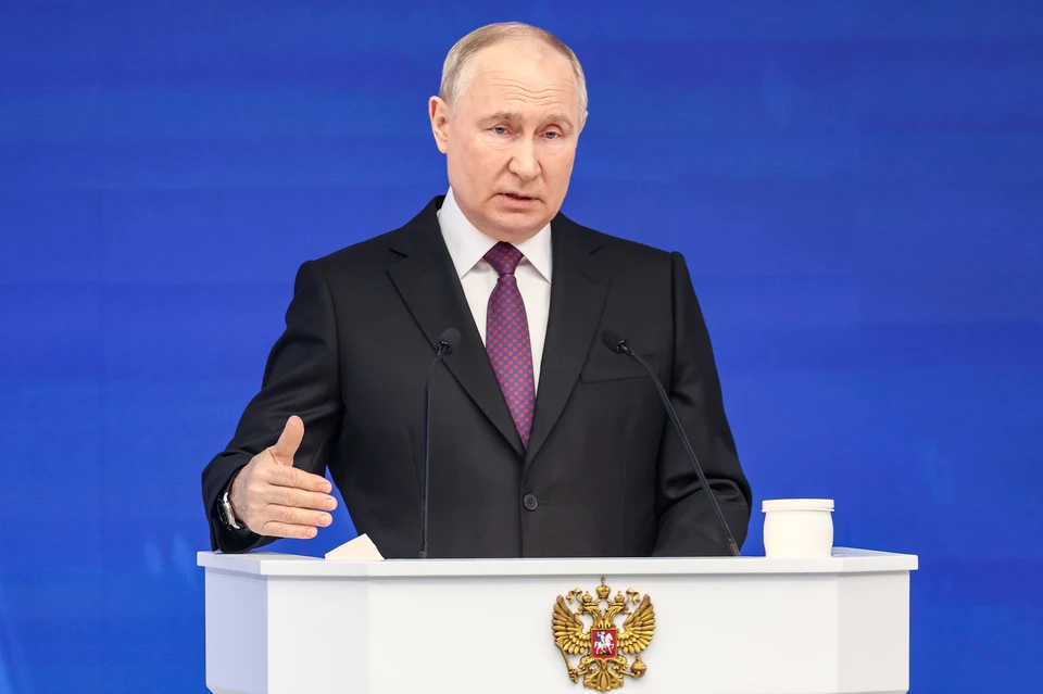 Президент России Владимир Путин выступает с посланием Федеральному собранию 29 февраля в Гостином дворе. Фото: Сергей Бобылев/ТАСС