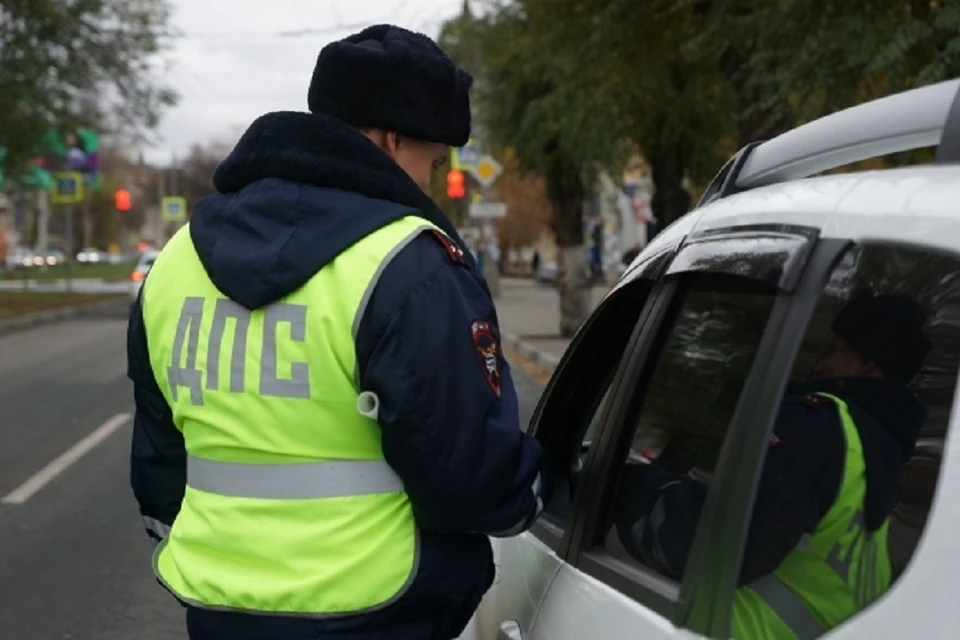 Жителям Новосибирской области, состоящим на учете у нарколога, запретили водить авто.