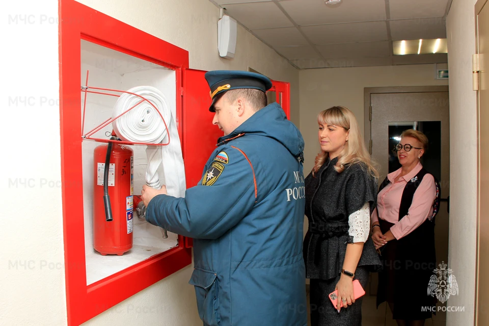 Безопасность на высоте. Фото: 82.mchs.gov.ru
