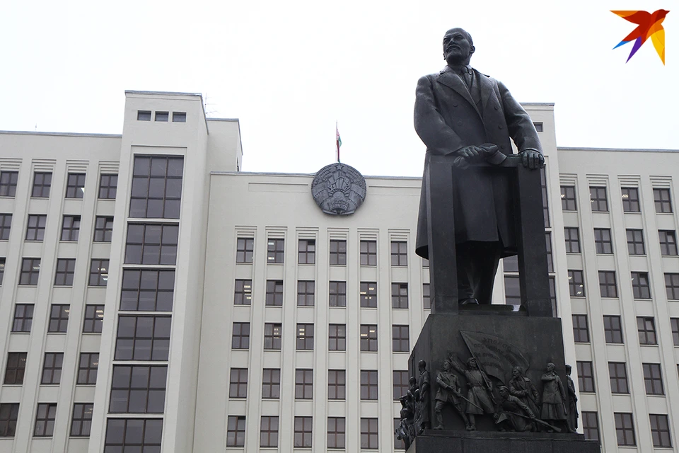 В Минске модернизируют для комфорта депутатов парламента правое крыло Дома правительства.