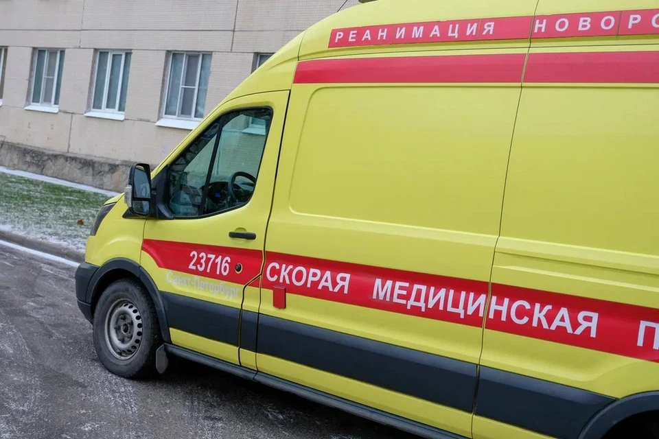 В Шушарах 11-месячная девочка серьезно жевательным табаком родителей.