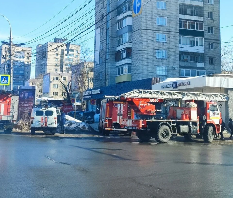 Вербри спуск минаева 6 фото В Ульяновске к одному из домов на улице Минаева съехались спасатели - KP.RU