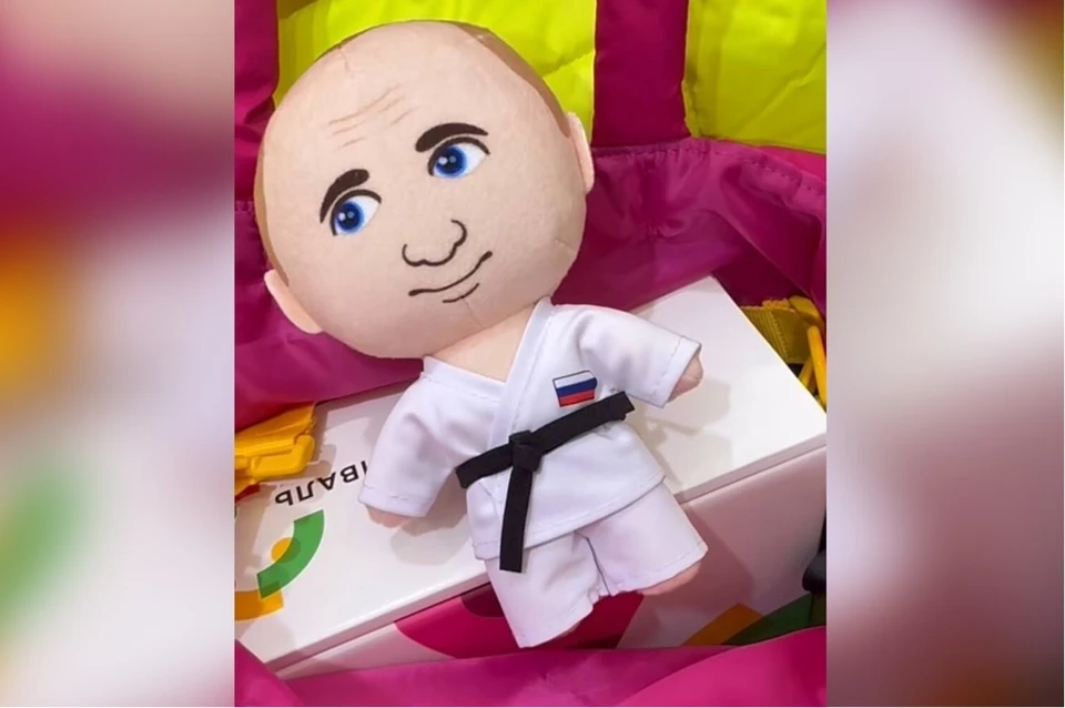 На Всемирном фестивале молодежи в Сочи нашли плюшевую игрушку в виде Путина Фото: соцсети