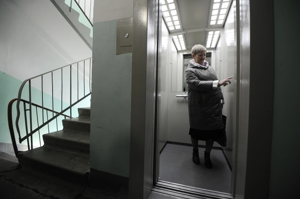 Жителей Краснодара попросили реже пользоваться лифтами