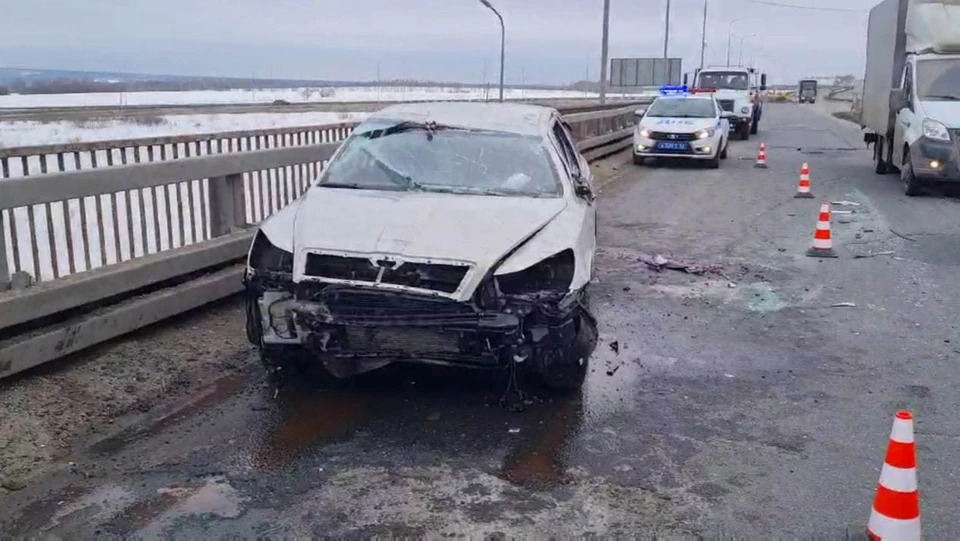 Уснувший водитель врезался в бетонное ограждение в Нижегородской области. Фото: пресс-служба УГИБДД по Нижегородской области.