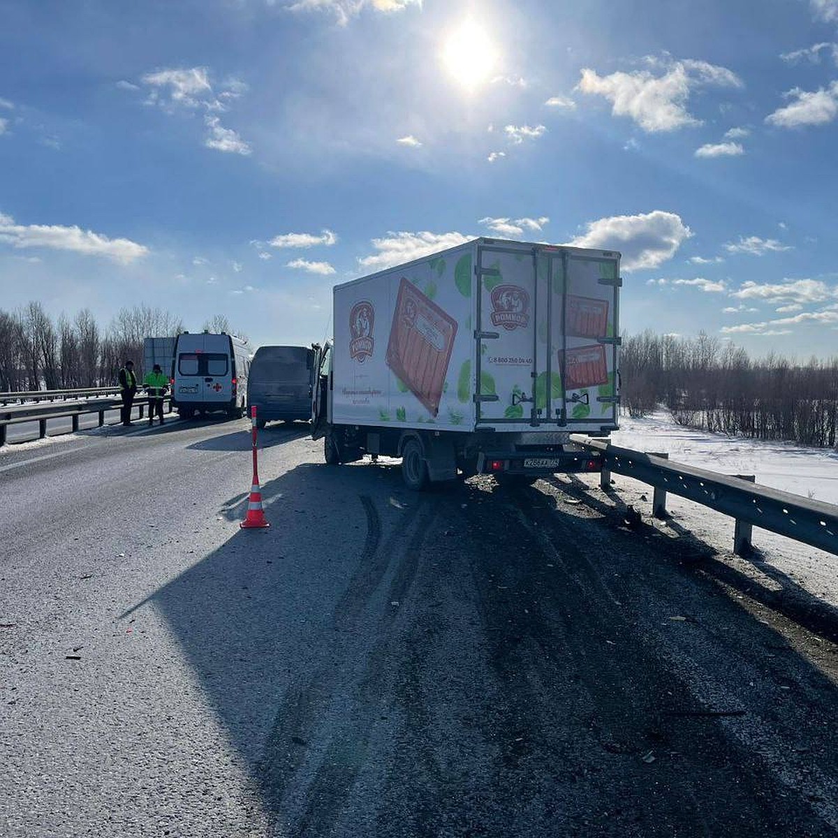 Водитель дорожной службы погиб в ДТП на «трассе смерти» в Тюменской области  - KP.RU