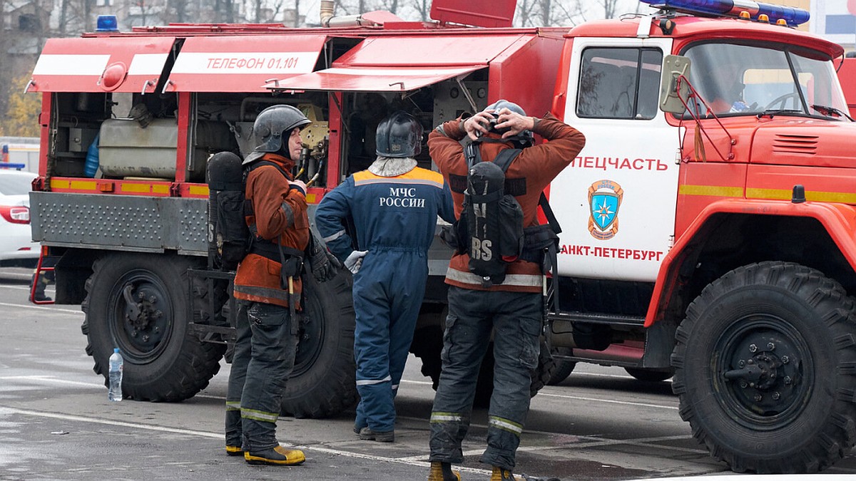 Человек погиб в пожаре на Новоизмайловском проспекте - KP.RU