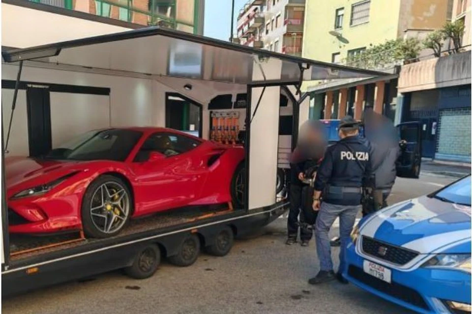 В Италии задержали люксовый спорткар, купленный белорусом. Фото: milano.corriere.it