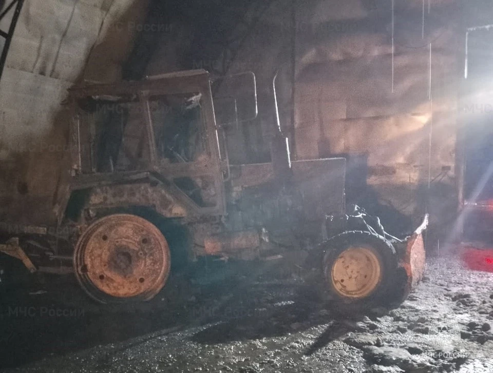 В Обнинске огонь уничтожил трактор