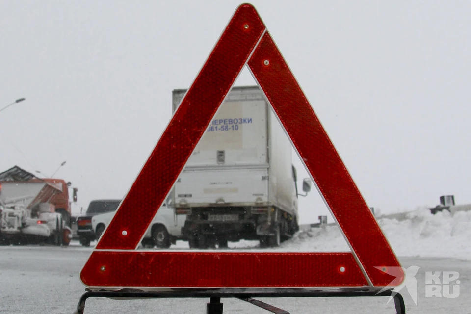 Легковушка в Рыбновском районе на скорости протаранила фуру.