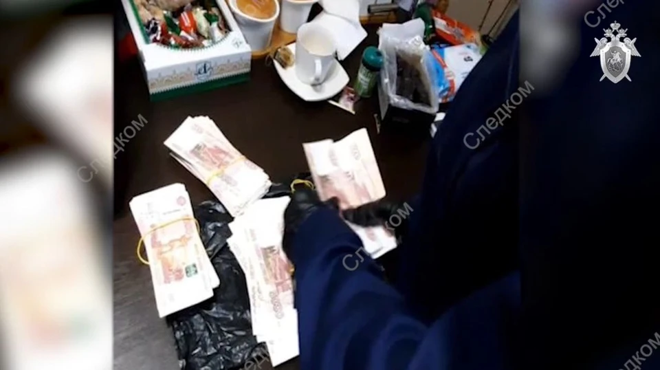 Бывшего саратовского полицейского осудят за взятку в размере 3 миллиона (фото: оперативная съемка СУ СКР)