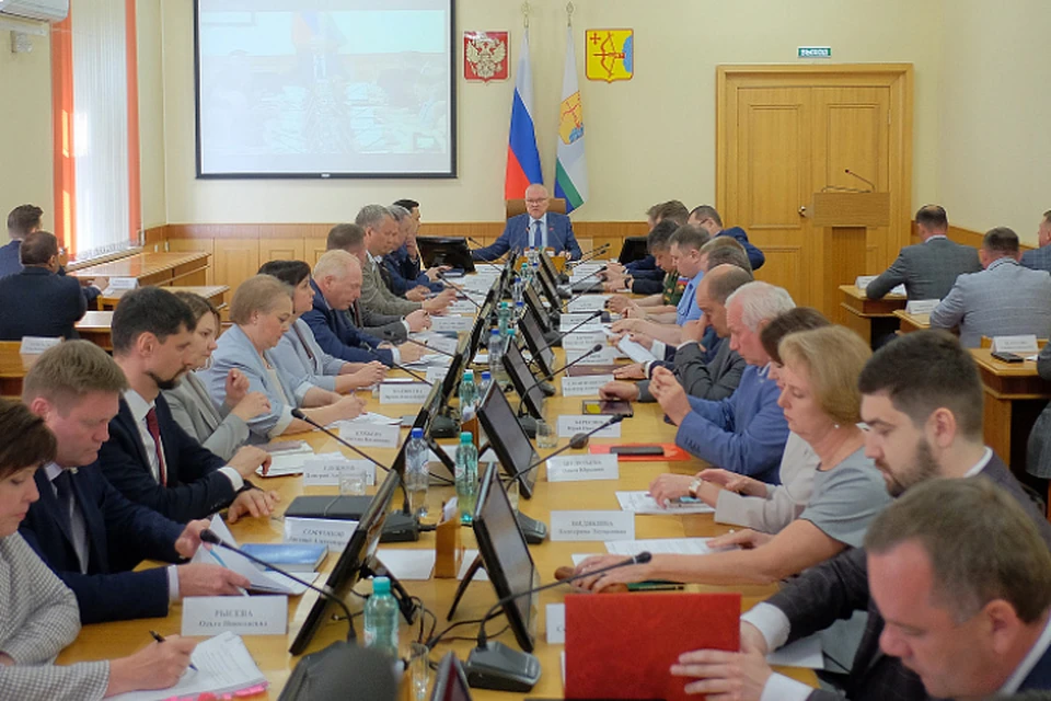 Губернатор напомнил о старте декларационной кампании на еженедельном совещании. Фото: kirovreg.ru