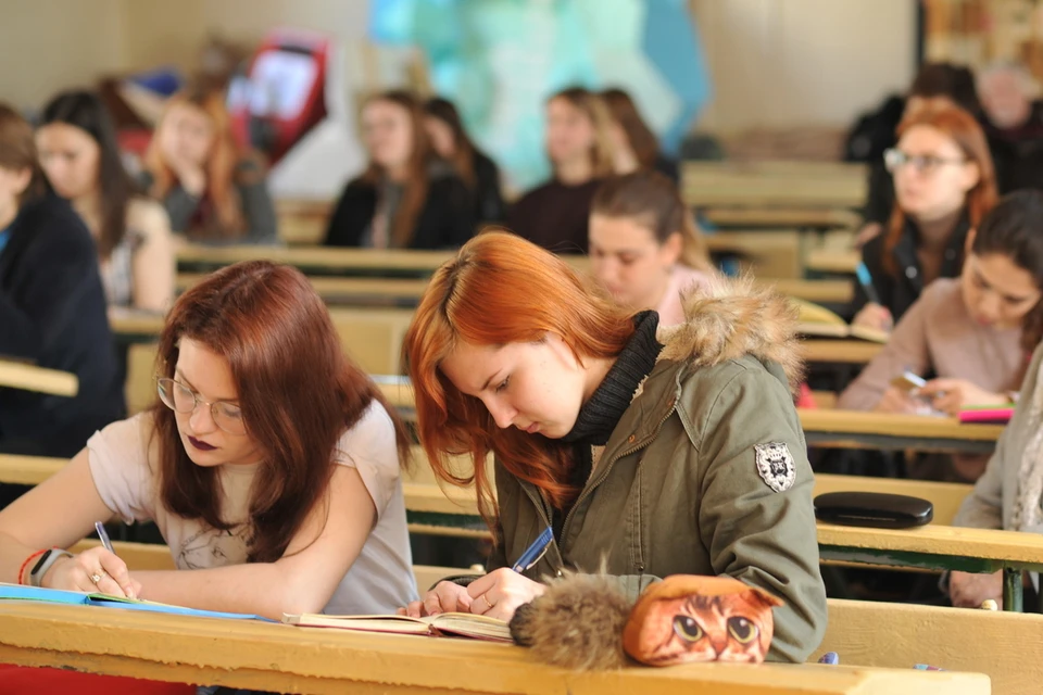 ЛДПР предложила выплачивать стипендию не ниже установленного МРОТ студентам, аспирантам, ординаторам и ассистентам-стажерам, обучающимся очно.