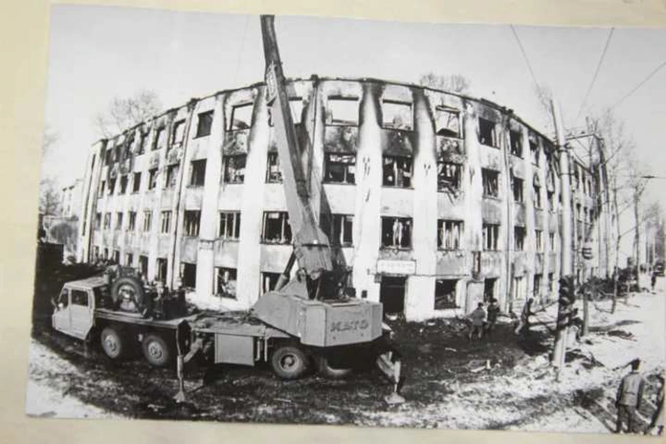 Почти 30 лет назад в Иркутске произошел пожар в гостинице «Сибирь». Переснято с архивного фото