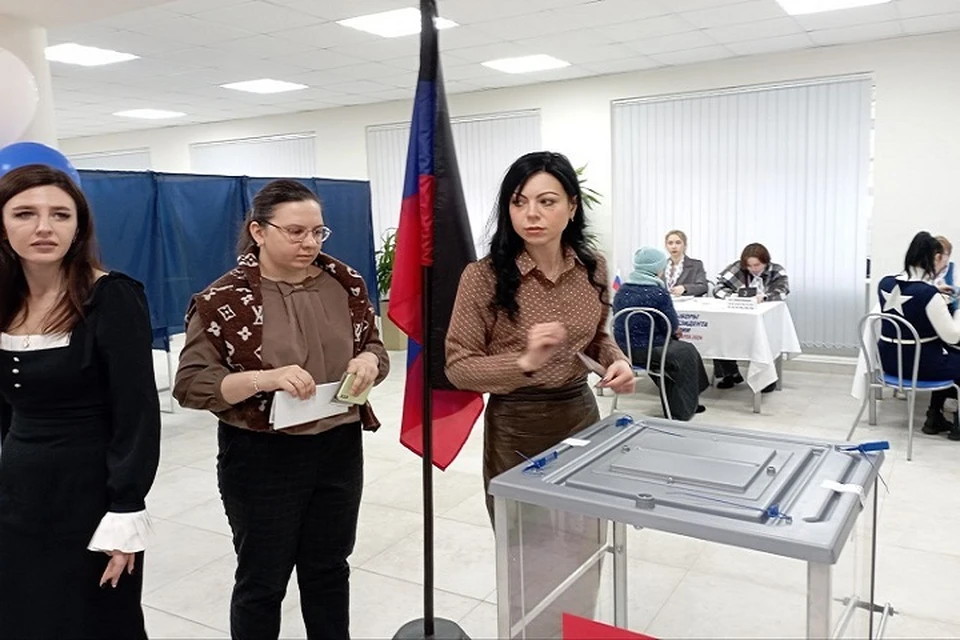 В Донецке активно голосуют на президентских выборах