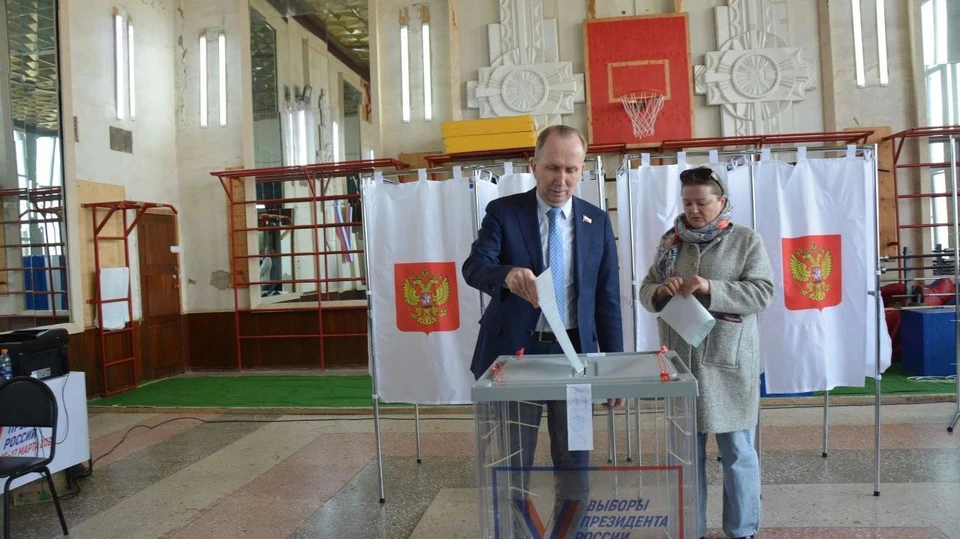 Председатель уверен, что всем нам необходимо проявить ответственность и поучаствовать в определении судьбы страны, региона и каждой российской семьи