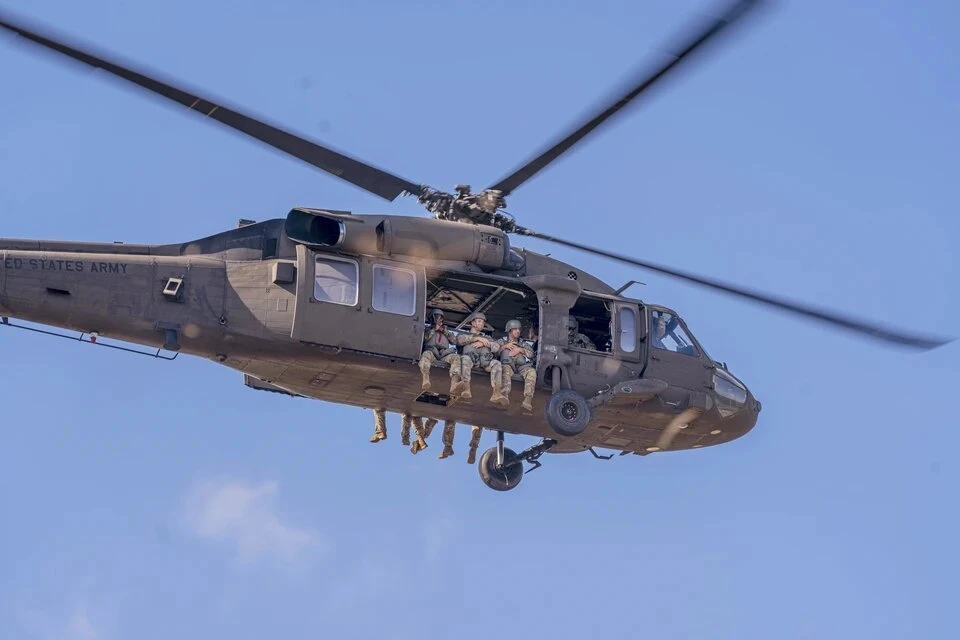 Военкор Поддубный: Российские военные сбили вертолет Black Hawk с десантом ВСУ