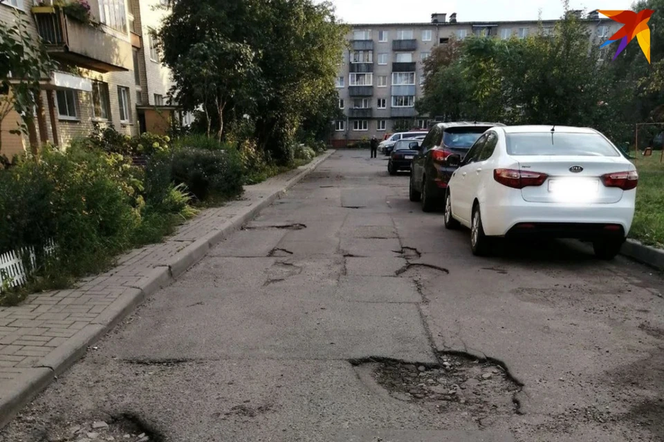 ЖКХ сообщило про ямочный ремонт дворовых проездов в Минске. Снимок носит иллюстративный характер. Фото: архив «КП»