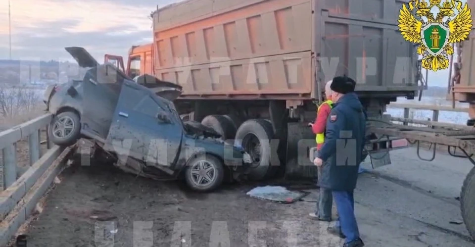 В тройном ДТП с «КамАЗом» на трассе под Ефремовом погибли три человека