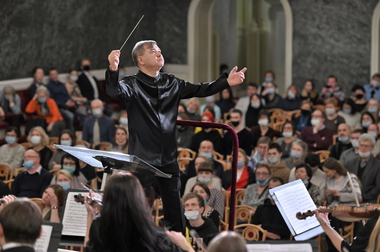 С волшебной палочкой в руке: как «музыкальный волшебник» вернул Челябинску симфонический оркестр