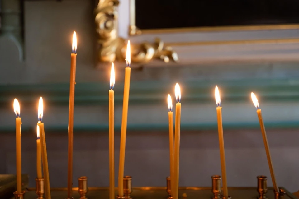 Православные храмы Петербурга провели службы за упокой погибших в теракте в «Крокусе» и за здравие выживших.