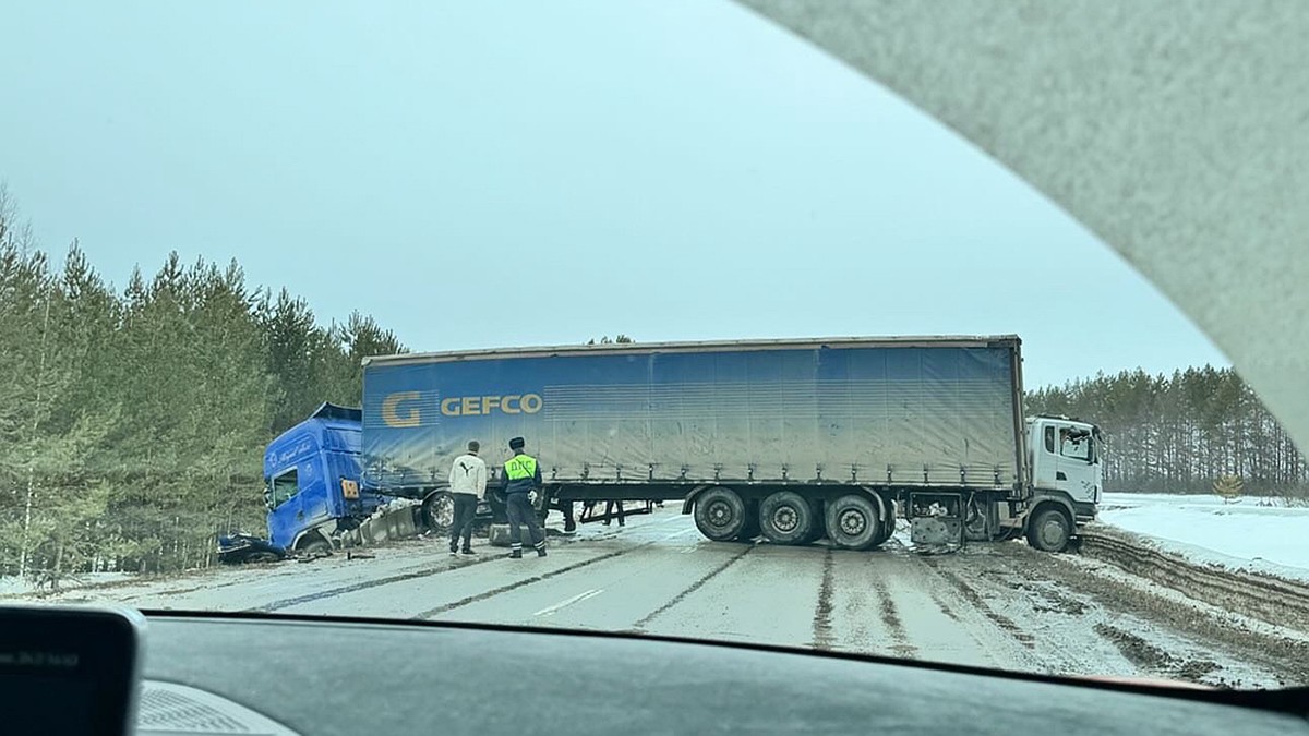 Очевидцы сообщили об аварии с фурой на трассе Ижевск – Сарапул - KP.RU