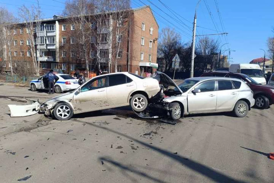 Один человек погиб и 17 пострадали в ДТП на дорогах Иркутска и района за неделю. Фото: Госавтоинспекция Иркутска