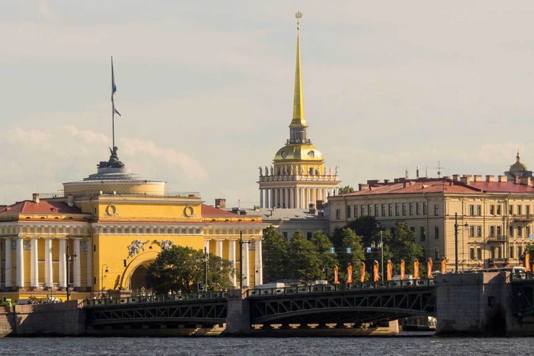 Эта площадь в Санкт-Петербурге меняла название 5 раз